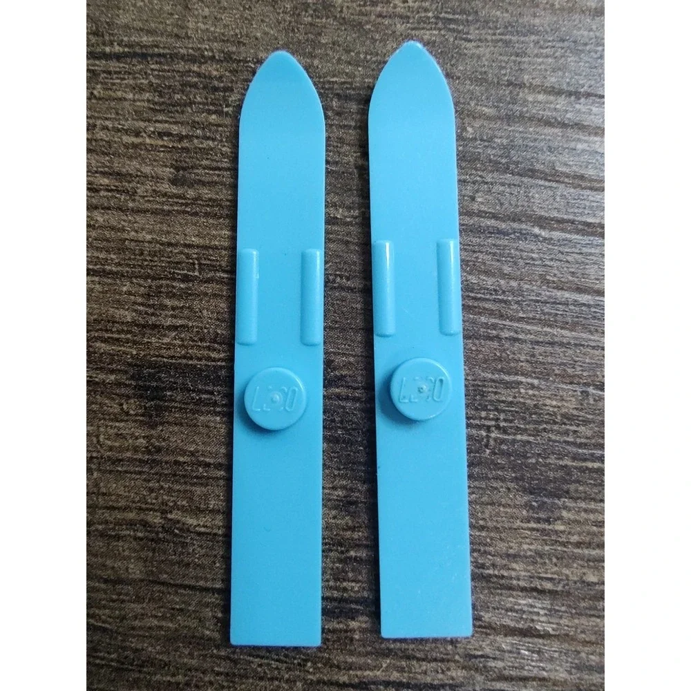 Lego 2X Minifig Utensil Ski Medium Azure 18744